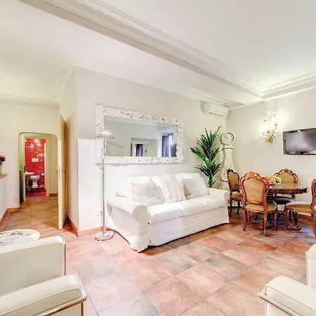 Apartmanhotel Campo De Fiori Relais 4*